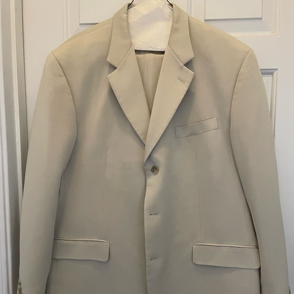 Chaps Men's Tan Suit